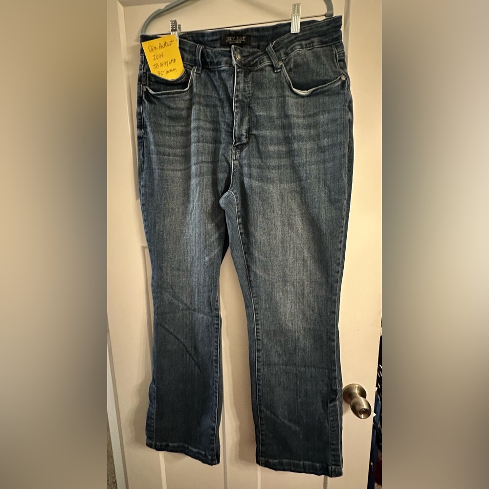 Judy Blue Slim Bootcut (20W)